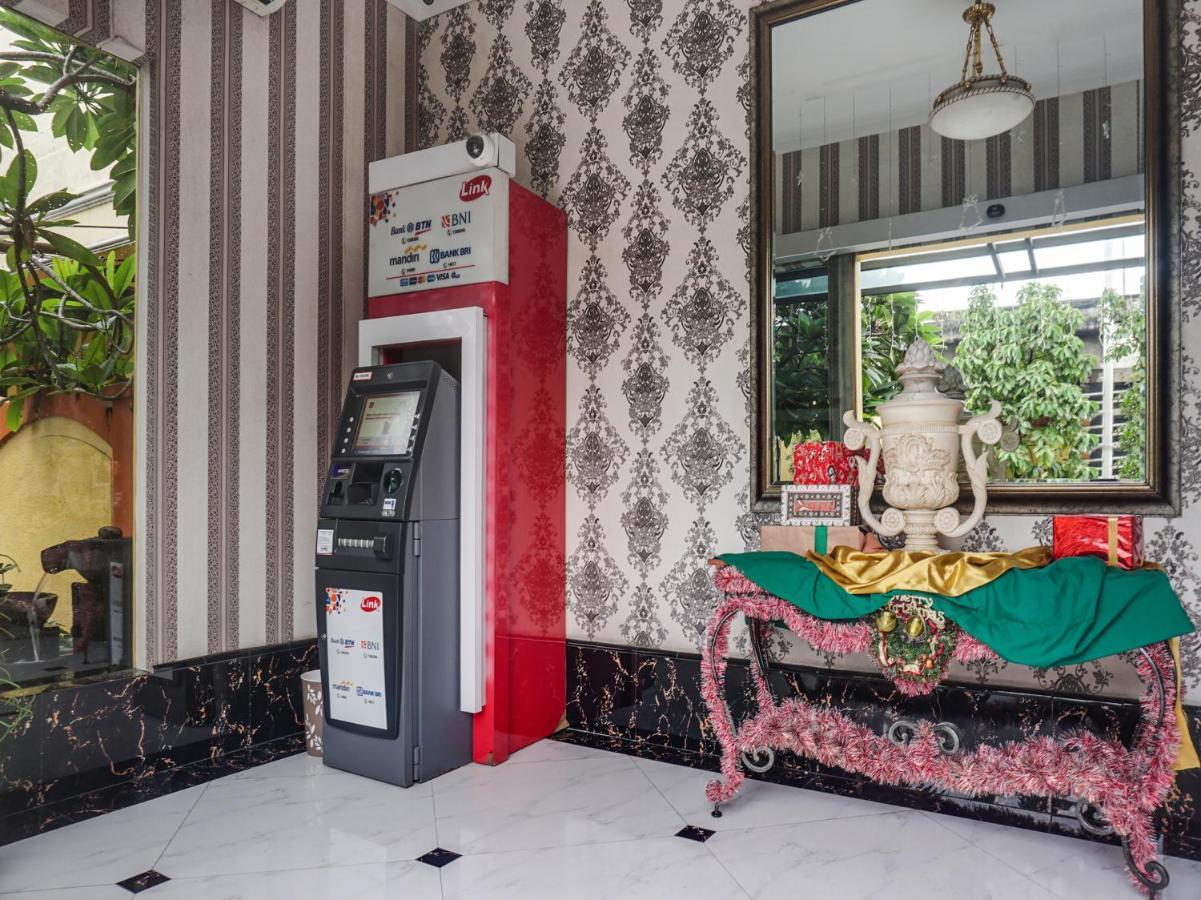 3 Putra Bi Executive Hotel Jakarta Exterior photo