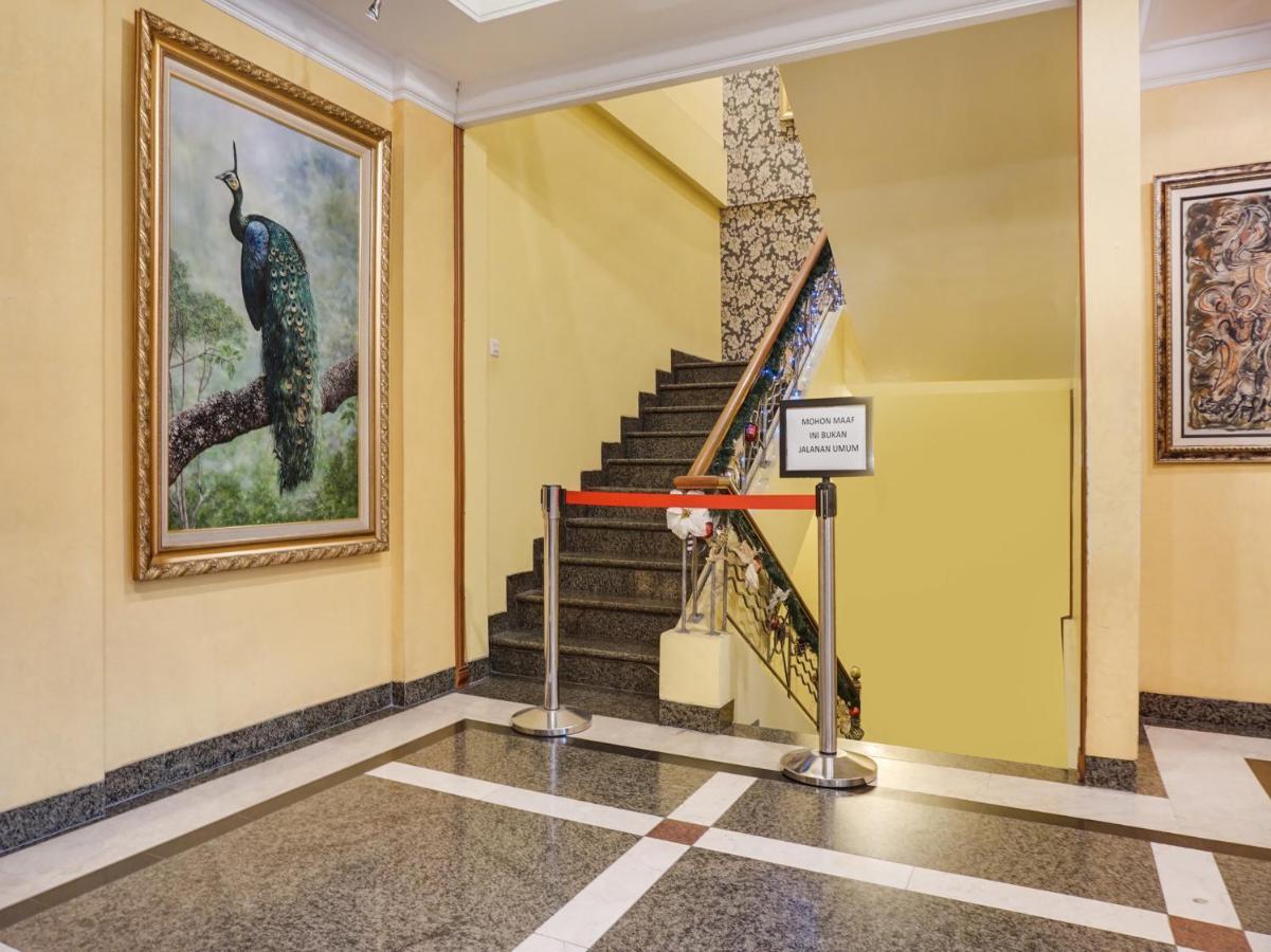 3 Putra Bi Executive Hotel Jakarta Exterior photo