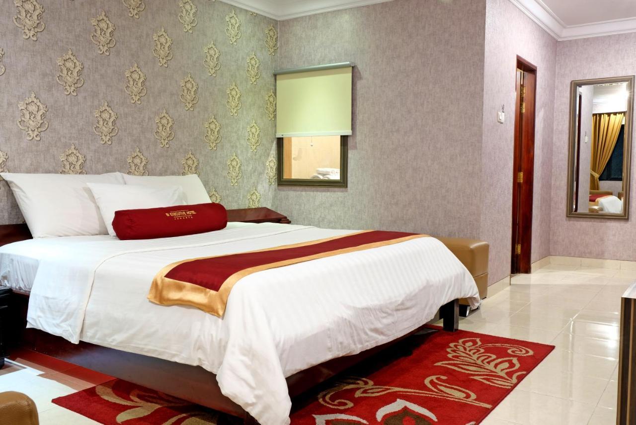 3 Putra Bi Executive Hotel Jakarta Exterior photo