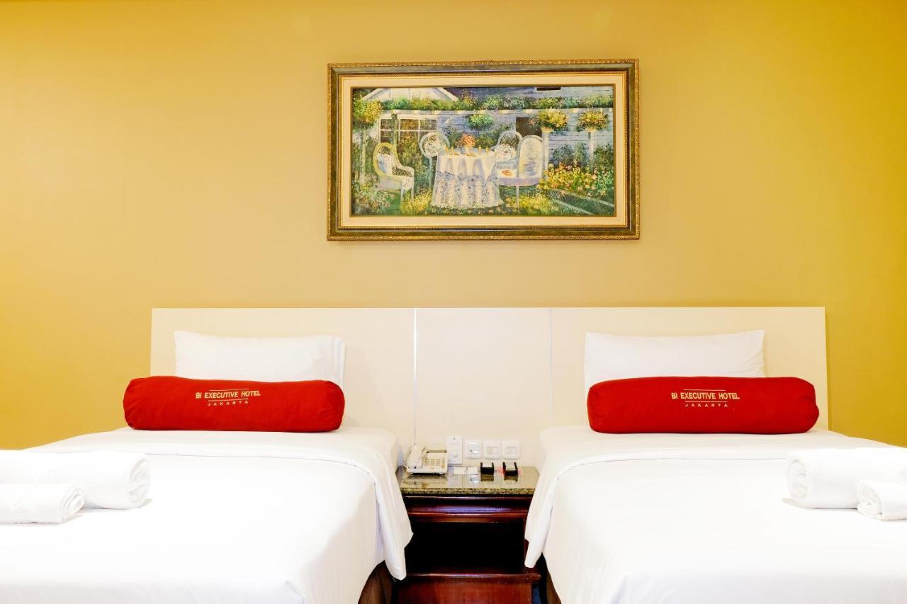 3 Putra Bi Executive Hotel Jakarta Exterior photo