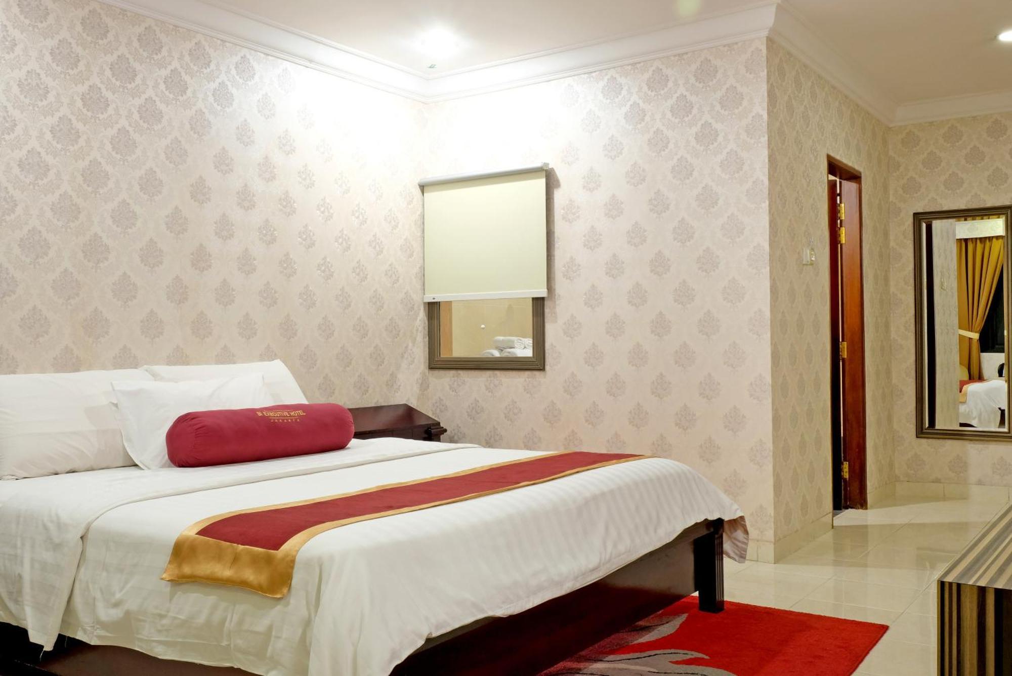 3 Putra Bi Executive Hotel Jakarta Exterior photo