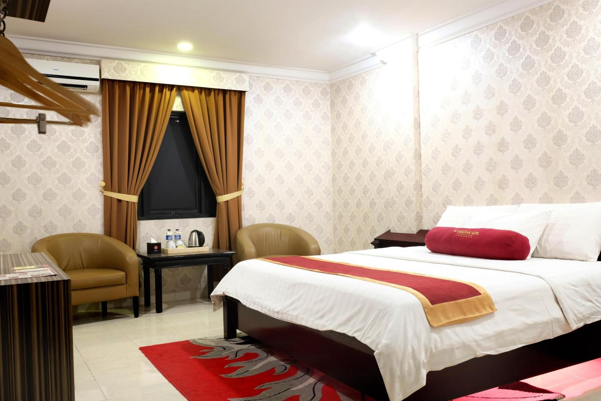 3 Putra Bi Executive Hotel Jakarta Exterior photo